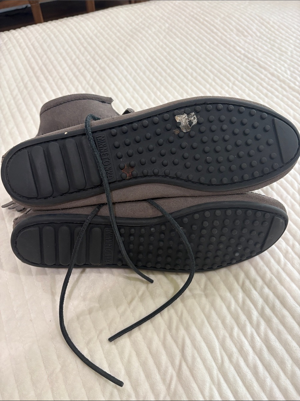 Women’s Minnetonka LaceUp boot - Picture 4 of 4